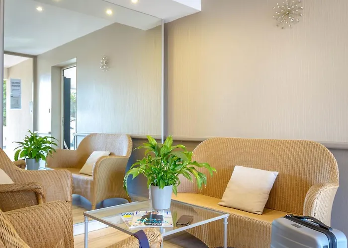 Climatise Proche Et Commerces Avec Wifi - Fr-1-466a-31 * Saint-Raphaël